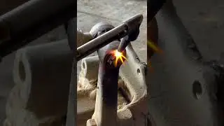 Machanic #shorts #youtubeshorts #trendingshorts #truck #repair #mercedes #short #shortsfeed
