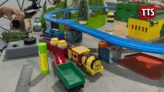 Thomas & Hitoyoshi Rolling Train on Plarail Track