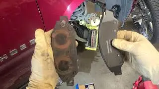 2007 - 14 Замена передних тормозных колодок Chevy Tahoe 5.3l