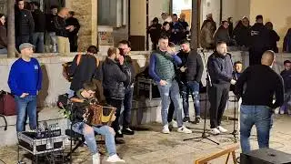 Mastros in Nuoro  con Giuseppe Roccu  ballo sardo  passu torrau