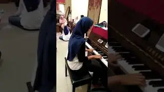 Group Musik SMAN1 Cilegon Bermain Pianika di Golden Paradise Cilegon (by sudiarni)