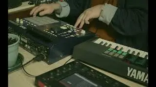 Sampling old keys making a beat on the 2000XL - Arturia Minibrute 2s Bass