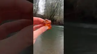 Petrified hot lava.. or carnelian agate #rockhounding #nature #oregon #winter #river #agate #shorts