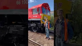 Езда в свежепокрашенном вагоне класса 66!