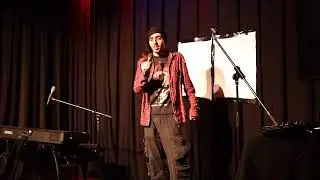 Timur Turga - blinder Comedian