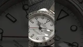 Почему секундная стрелка часов движется?