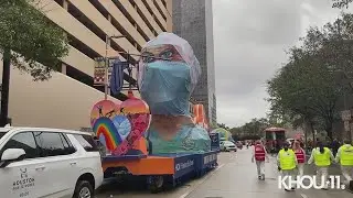 Houston Thanksgiving Parade: Floats coming down after cancellation