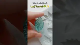 ✨ Creating magic with resin and glitter &ndash; tiny leaf edition! 🌿✨#shorts #resin #keychain #diy #short