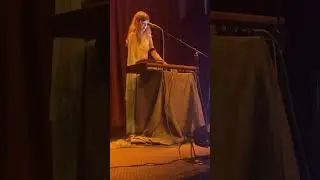 Ella Vos Live &ldquo;White Noise&rdquo;