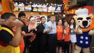 WHAT?! Taipei City Mayor Selling Chicken Master?