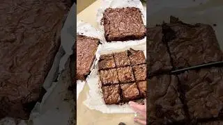 How to bake easy fudge brownies recipe#shorts #viral #trending #chocolate #recipe #yummy #asmr #food