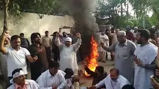 Protest on judgment against nawaz Sharif,maryam and safdr pmln leaders
