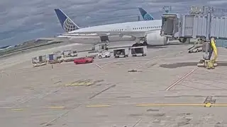 DoorDash driver pulls up next to United flight, says they got lost