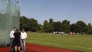 AMADEO SALVO Y LUIS CERVERA, CON EL EQUIPO EN EL ENTRENAMIENTO MATINAL