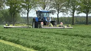 Gras maaien door Grefelman met New Holland T7.270 + Claas Disco 1100 C triple maaier (2024)