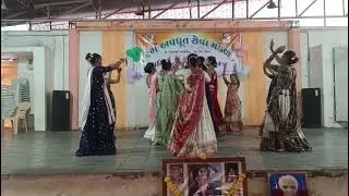 Annual function 2025 - 26 Std 10 B girls garba dance performance (Radha ne kano kare vat)