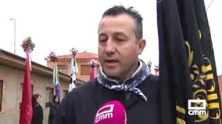 Las banderas de ánimas toman las calles de Malagón.