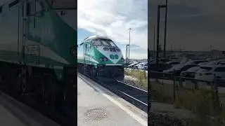 Go Train in Canada 🇨🇦 #shorts