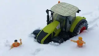 SNOW vs TOYS! RC BRUDER TOYS TRACTORS out of fuel!
