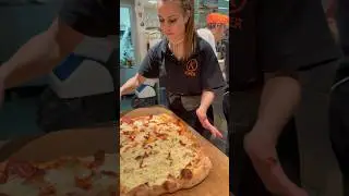 Pizzeria Modena Italy 🍕👌👌🍕🍕😍👋#shorts #pizza #pizzatower #italianfood #viral #shortvideo