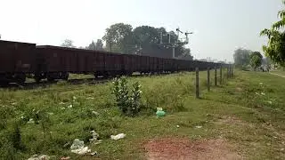 HGMU-30-8207 leading a Stone Train Passing through Chak Jhumra ll Pakistan Railways ll HMC Malrail
