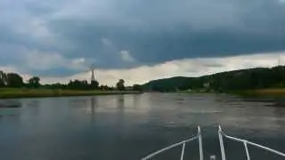 Sportboot - auf der Elbe Richtung Dresden - Motorboot Drago Fiesta