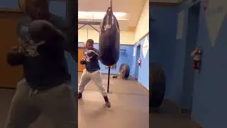 Loosening my shoulders and arms on the heavybag
