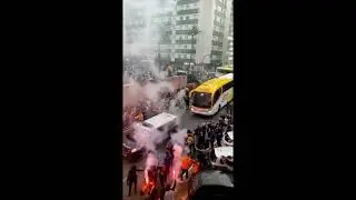 Brutal recibimiento de la afición del Cádiz CF antes de enfrentarse al Real Madrid.