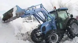 La Neve fà davvero Paura in Alta Irpinia ; Contrade totalmente isolate