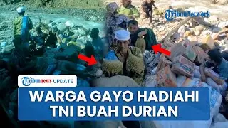 Momen Haru Warga Ramai-ramai Beri TNI Durian saat Helikopter Jatuhkan Bantuan Logistik ke Warga Gayo