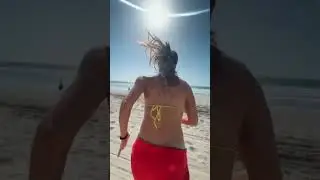 Beach Workout 🤯 Bird Almost Hit Me In The Face! #inspiration #workouts #motivation #beach #fitness