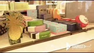 The Best Macaron in Paris at La Dur&eacute;e
