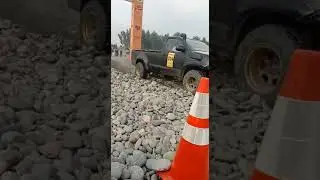 Toyota Hilux River Crossing in  Hund Swabi #rivercrossing#hilux#pakistan #4&times;4