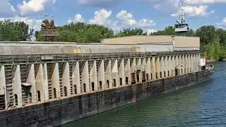 Tugboat pushing a huge barge  | ALOUETTE SPIRIT ❤️🔥