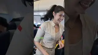 Pramugari Cantik Super Air Jet Saat lagi Terbang 😁😁🥰🥰👍👍