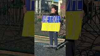 Антивоенный пикет в центре Петербурга