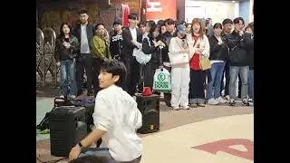 250504 Ei8Ht busking1