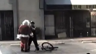 Помните это видео с пьяным Санта-Клаусом?