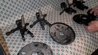 Achsschenkel und Bremsträgerplatten Puch 500 / 650 / 700 / Puch 500 S kurz erklärt