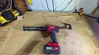 Bauer/Harbor Freight 20 Volt Caulk Gun FIRST IMPRESSION