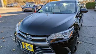 2017 Toyota Camry Hybrid XLE with technology package
