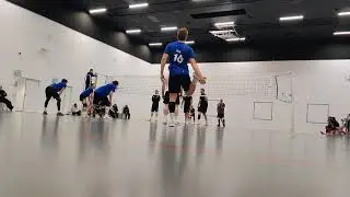 Bombbe vs Ploki, er&auml; 2. Lentopallon miesten aluesarja Keski-Suomi, 18.10.2025.