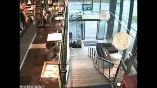Facaden bliver bl&aelig;st ind hos Danbo M&oslash;bler i Ish&oslash;j