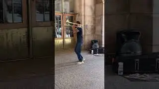 Trombone player jamming out! NYC #newyorkcity #grandcentralterminal #jazz #travel