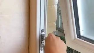 Window Restrictor with unlockable arm by key provided. Complies with new council pool rules!