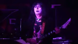 Vinnie Vincent       Lick It Up    KISS