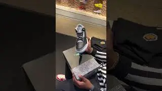 🏆 Win Big with Foot Locker! 🛍️ $500 Gift Card Up for Grabs! 🎉