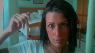 Relax with this hand and eye fixation hypnosis