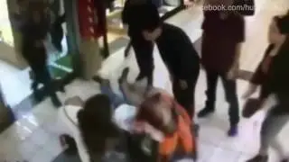 Umwerfender Kick: Opa stoppt Dieb
