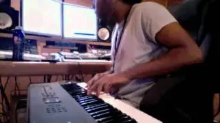 Fewtcha making a beat for Rogerdeem!